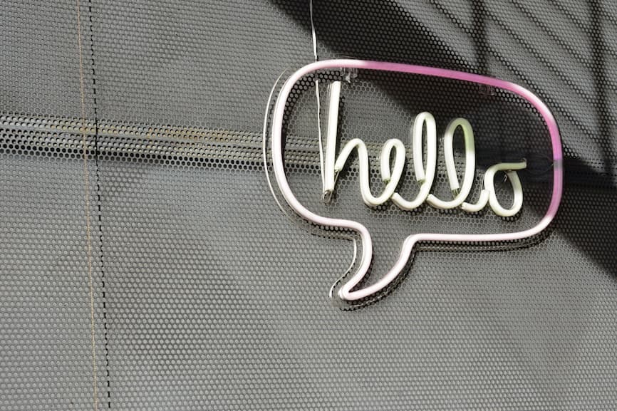 chat bubble that says hello